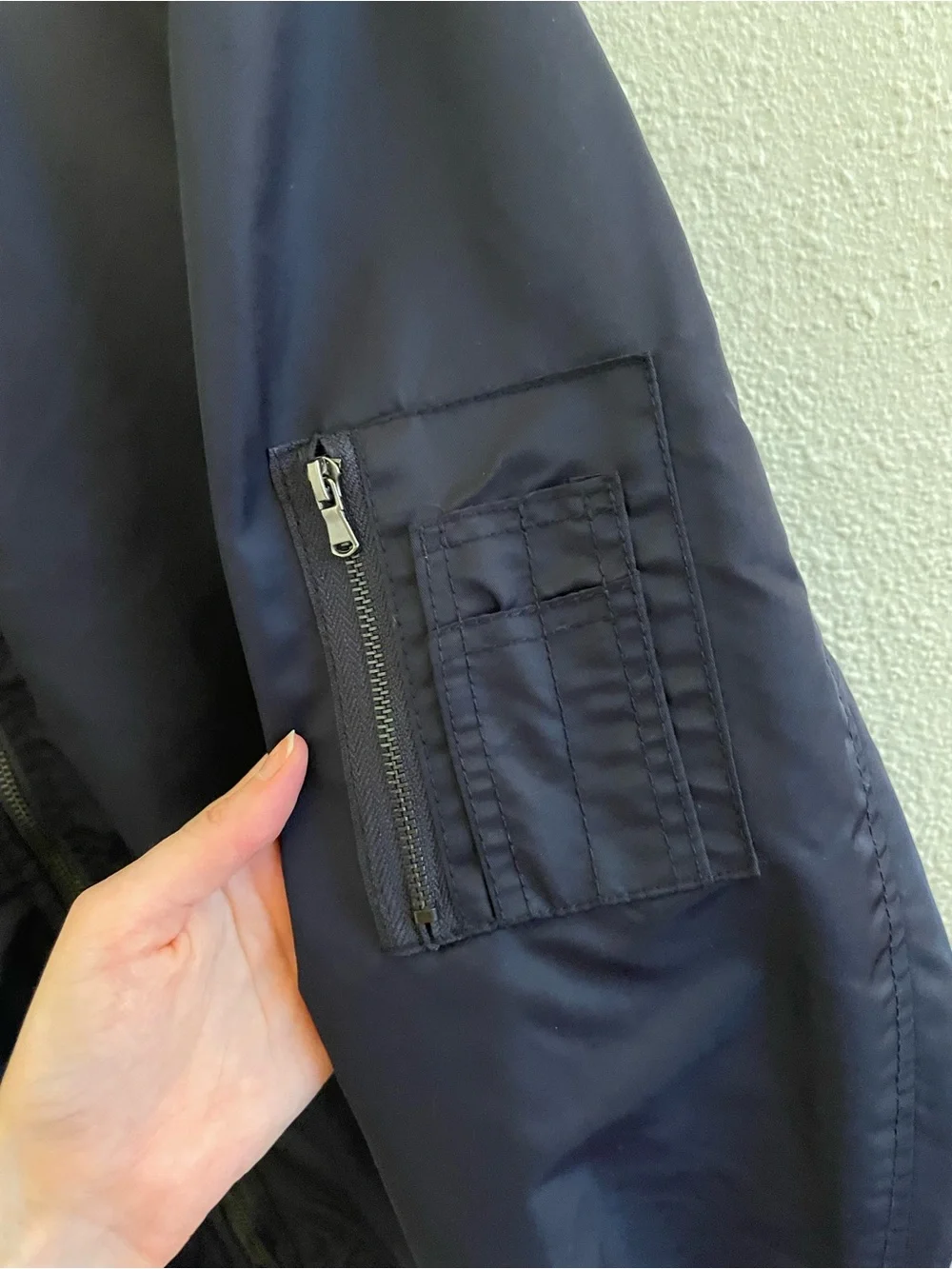 Bleecker & Broad sleek navy